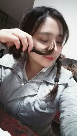大脸潇主播照片