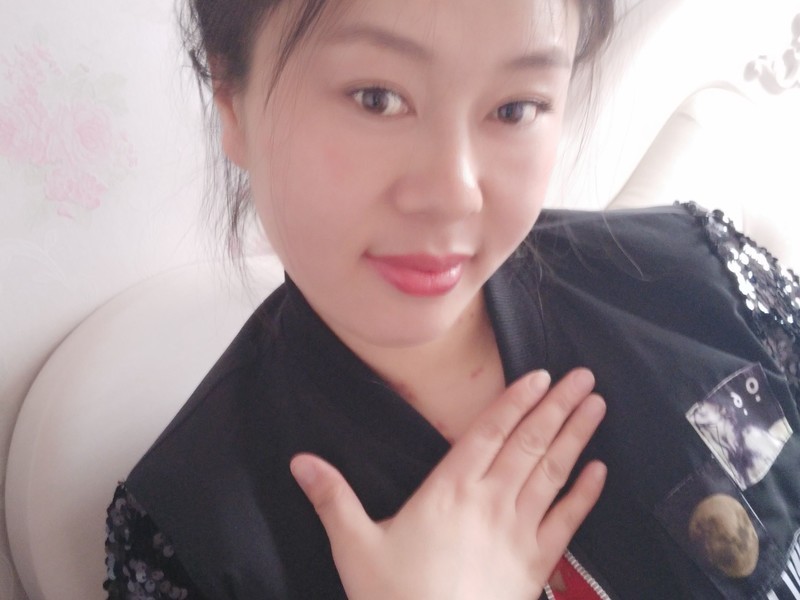 w一朵的主播海报