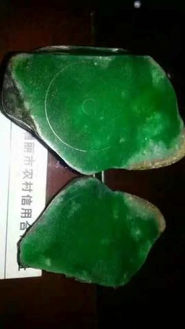 缅甸玉兄翡翠行主播照片