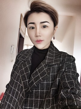 Sundy_暴走萝莉主播照片