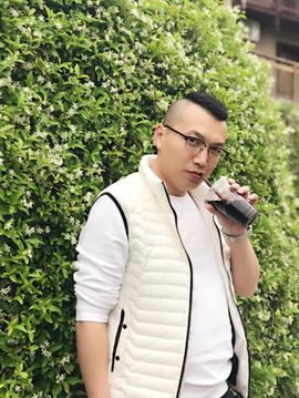 挚爱炜家炜总主播照片