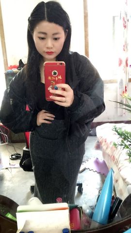 只为你留下，容！主播照片
