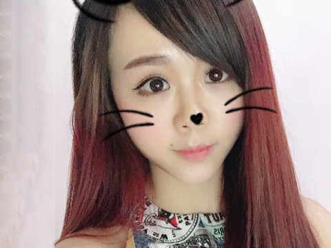 易🌱小妞🌻海报