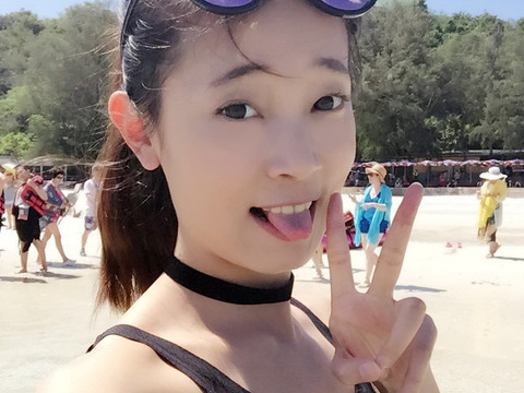 ...杏子👄海报