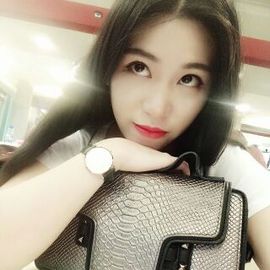 YU.芷儿主播照片