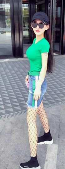 老三家的小花主播照片