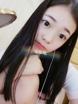 亦亦暂停直播主播照片