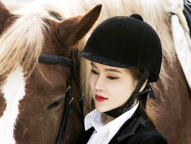 允许男人流泪主播照片