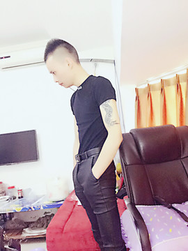 网络Mc暴君主播照片