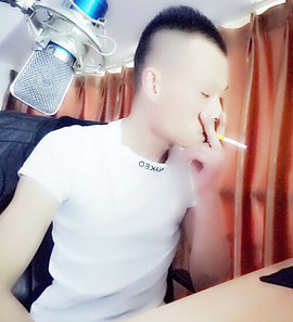 网络Mc暴君主播照片