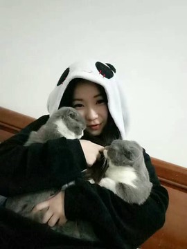 梓绮新人求关注主播照片