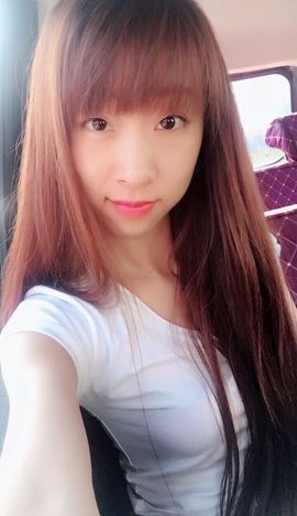 艾欣周一晚上播主播照片