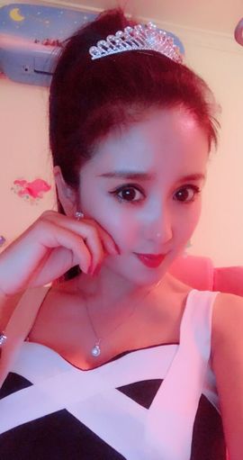 魅丽晴儿主播照片