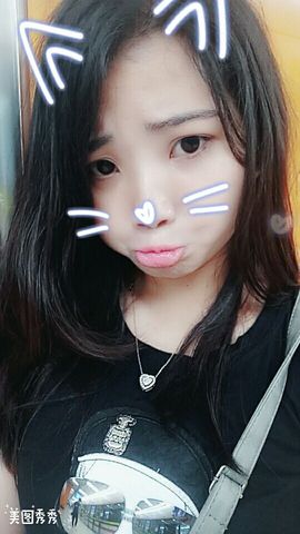 。小莹莹主播照片