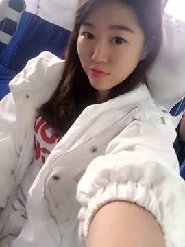 优雅的歌声主播照片