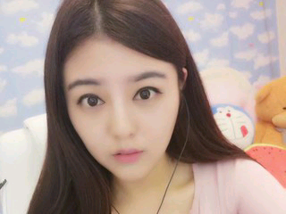 碧波蓝天的主播照片