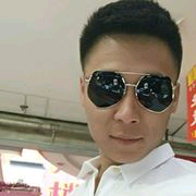 ╰﹀雪夜漫步的主播照片
