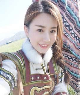 陆七萬主播照片