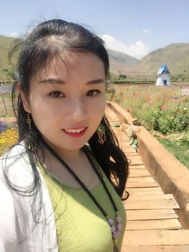 ￡八月￡用心唱主播照片