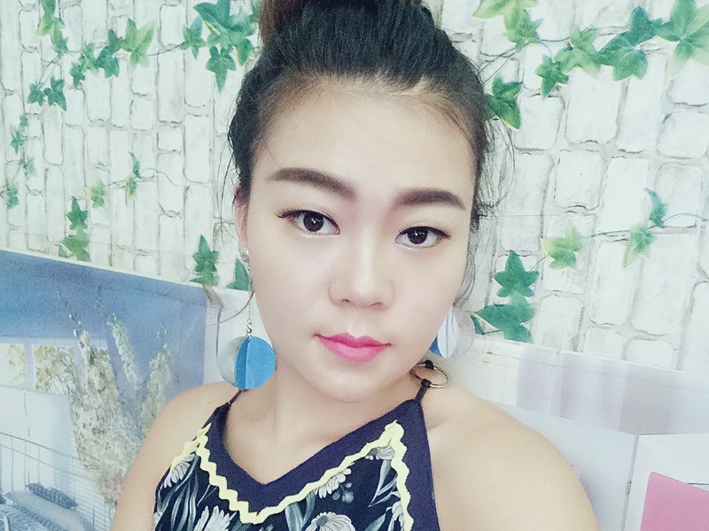 吃货也可以女神！的主播海报