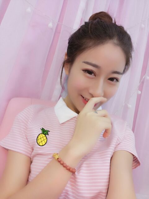 ღ︶ღ乐乐两点半播的主播照片