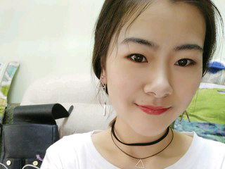 天的故事春的主播照片