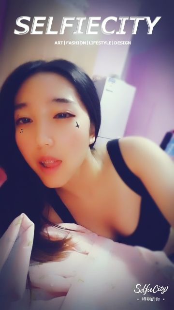 伍月的夏天的主播照片