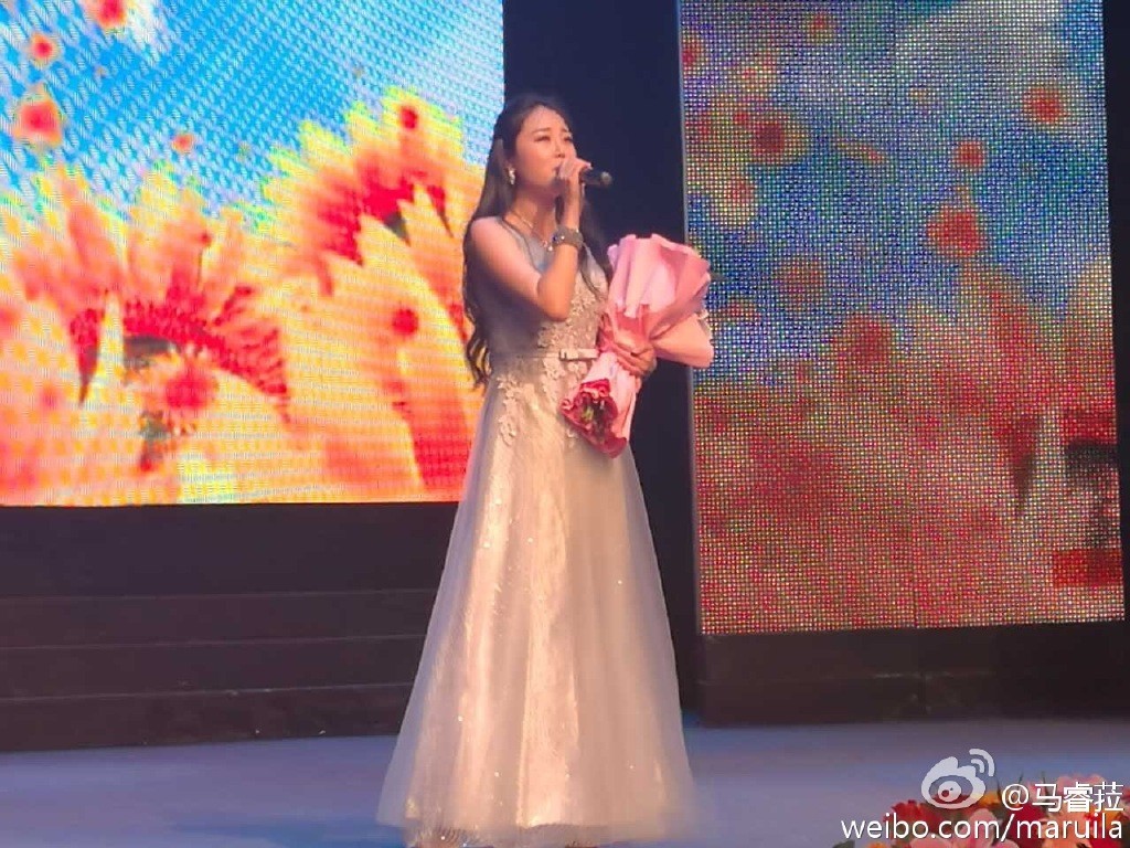 叶子和马睿菈主播照片
