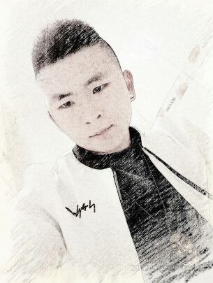 没伞的孩子拼命跑的主播照片