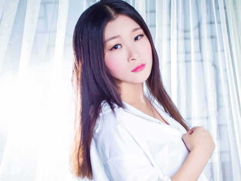 衡希^O^的主播海报