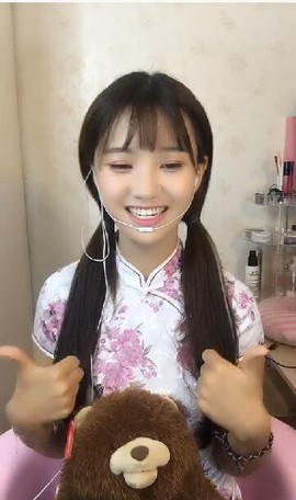 陆七萬主播照片