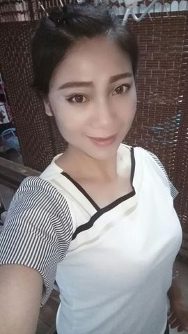 李彩菇主播照片