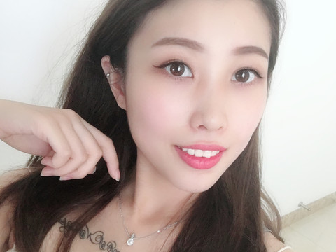 一只苗🎈海报