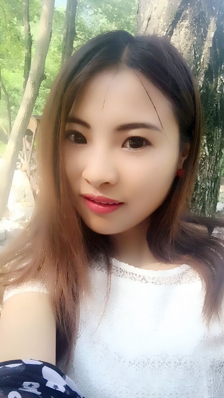 小艾回湖北不定时播的图片