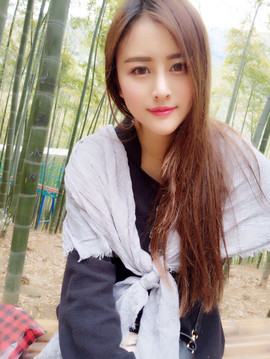 大聆听温主播照片