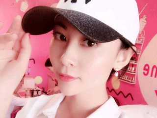 郑桂华的主播照片