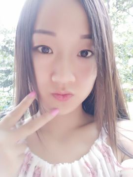 凌菲唱情歌主播照片