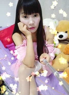 彭小萌主播照片