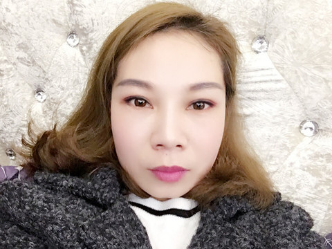 美女歌手4binrx海报