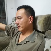 李高伟v海报