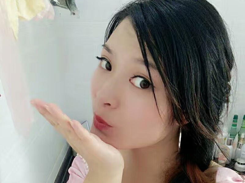 潇洒^O^小姐的主播海报