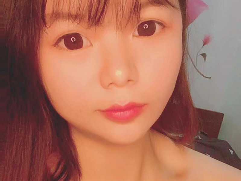 露西☘的主播海报