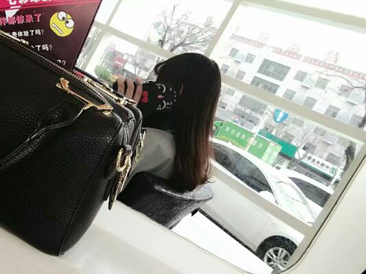 兔宝身体不适暂停主播照片