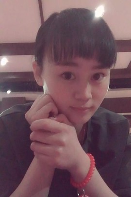 皮皮岛的菇凉主播照片