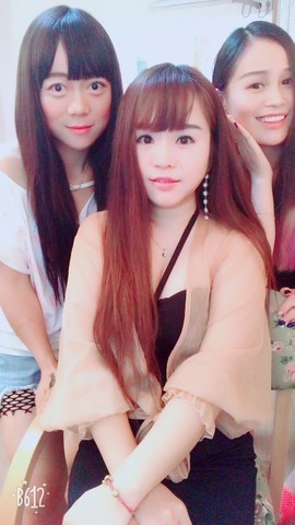 小蔓蔓实力唱将主播照片