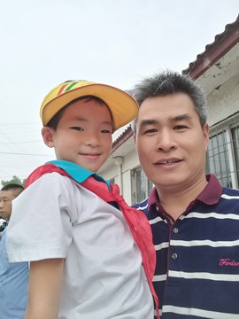 刘加立主播照片