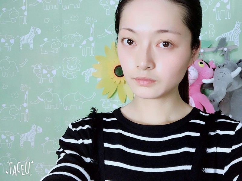 LY暮成雪的主播海报