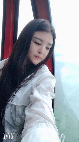 九小九，主播照片