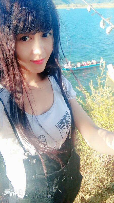 莉傻妞的主播照片