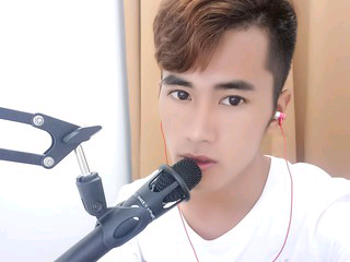 没有钱🙃的主播照片